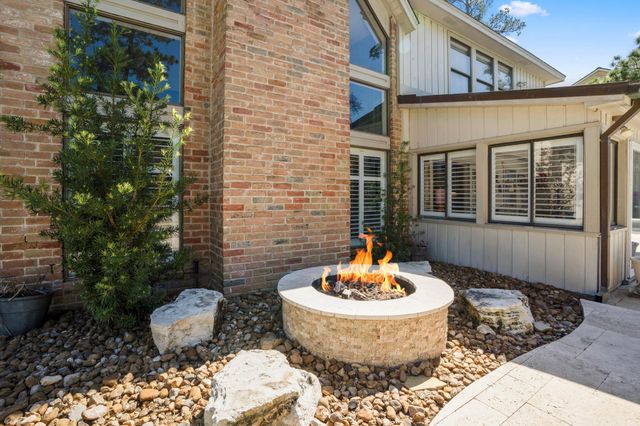 37 Doe Run Drive, The Woodlands, TX 77380