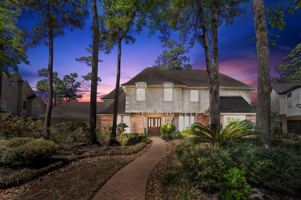 37 Doe Run Drive, The Woodlands, TX 77380