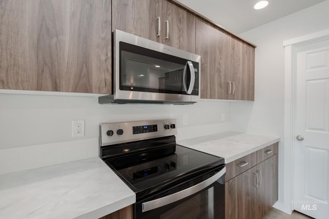 10813 Rutland St, Caldwell, ID 83605