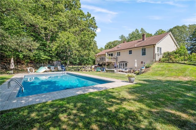 32 Old Reservoir Road, Cumberland, RI 02864