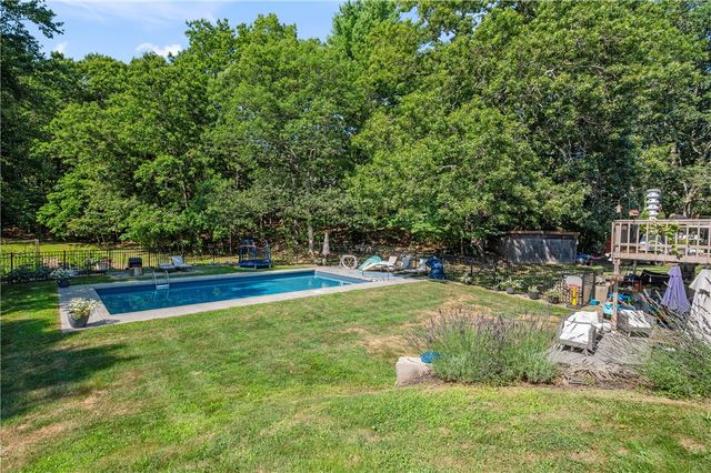 32 Old Reservoir Road, Cumberland, RI 02864