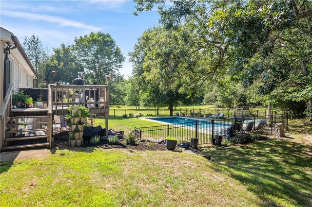 32 Old Reservoir Road, Cumberland, RI 02864