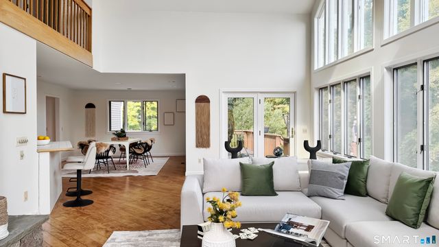 11 Soundview Farm, Weston, CT 06883
