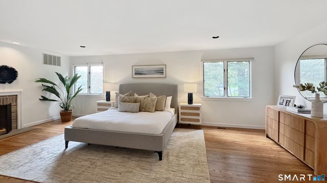 11 Soundview Farm, Weston, CT 06883