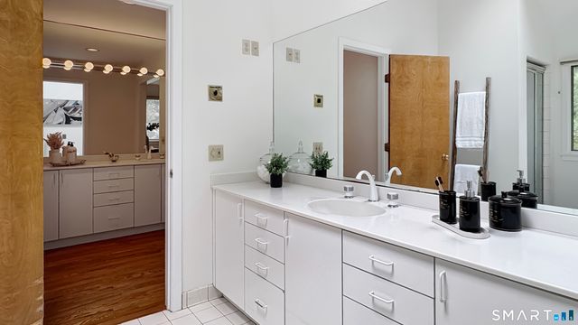 11 Soundview Farm, Weston, CT 06883