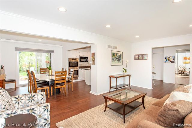 19780 Butternut Lane, Southfield, MI 48076