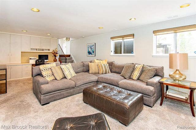 19780 Butternut Lane, Southfield, MI 48076