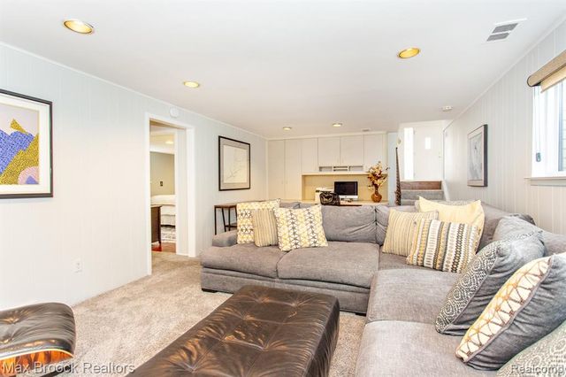 19780 Butternut Lane, Southfield, MI 48076