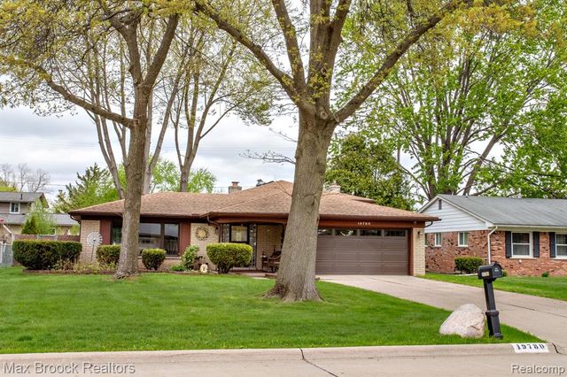 19780 Butternut Lane, Southfield, MI 48076