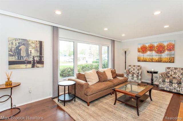 19780 Butternut Lane, Southfield, MI 48076