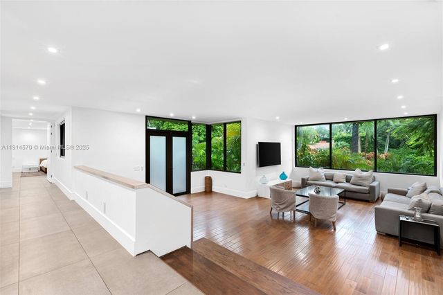 2815 Regatta Ave, Miami Beach, FL 33140