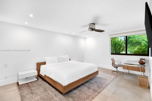 2815 Regatta Ave, Miami Beach, FL 33140