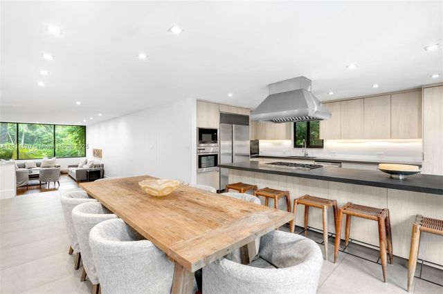 2815 Regatta Ave, Miami Beach, FL 33140