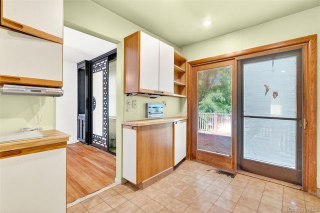 2 Forest Knoll Drive, Suffern, NY 10901