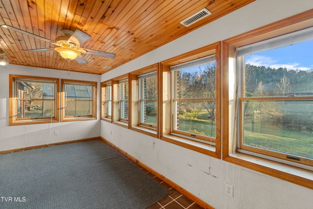 604 Sandy Valley Road, Rogersville, TN 37857