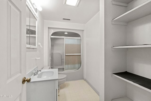 604 Sandy Valley Road, Rogersville, TN 37857