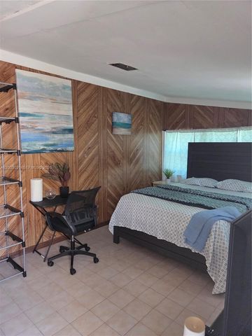 19631 NE 12th Court EFF, Miami, FL 33179