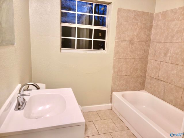 922 Windsor Street, Gadsden, AL 35903