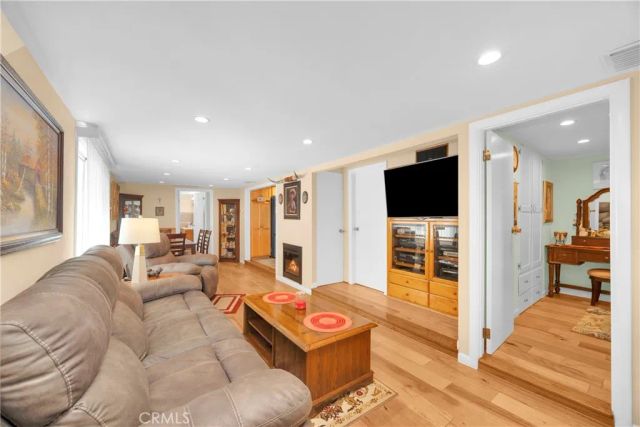 21500 Lassen St. 193, Chatsworth, CA 91311