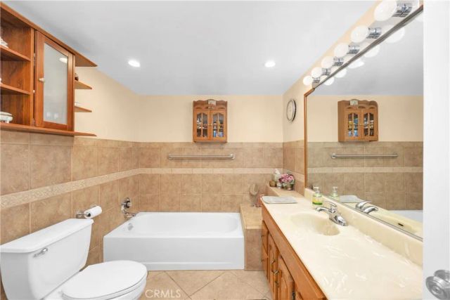 21500 Lassen St. 193, Chatsworth, CA 91311