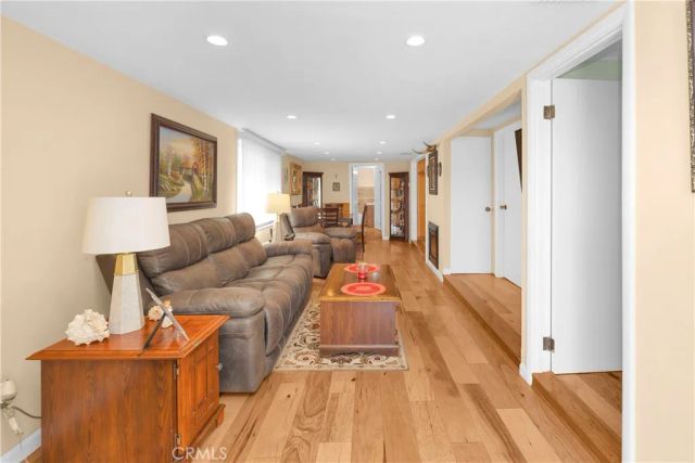 21500 Lassen St. 193, Chatsworth, CA 91311