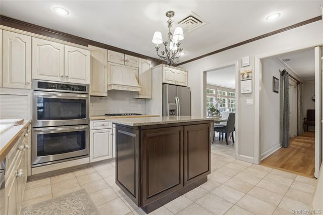 1 Hunting Ridge Road, White Plains, NY 10605