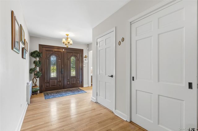 1 Hunting Ridge Road, White Plains, NY 10605