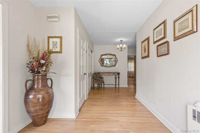 1 Hunting Ridge Road, White Plains, NY 10605