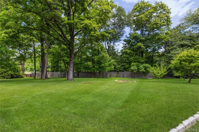 1 Hunting Ridge Road, White Plains, NY 10605