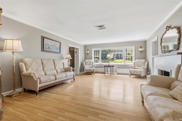 1 Hunting Ridge Road, White Plains, NY 10605