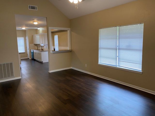 112 County Road 921, Angleton, TX 77515