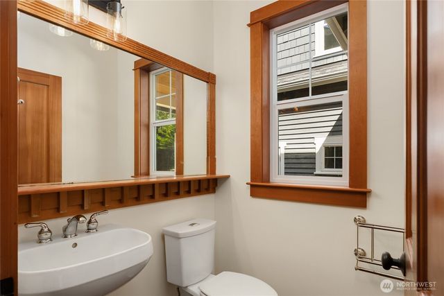 14340 Shasta Lane NE, Bainbridge Island, WA 98110