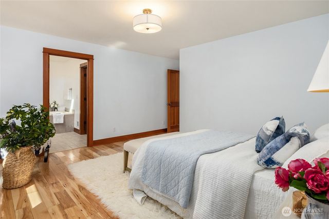 14340 Shasta Lane NE, Bainbridge Island, WA 98110
