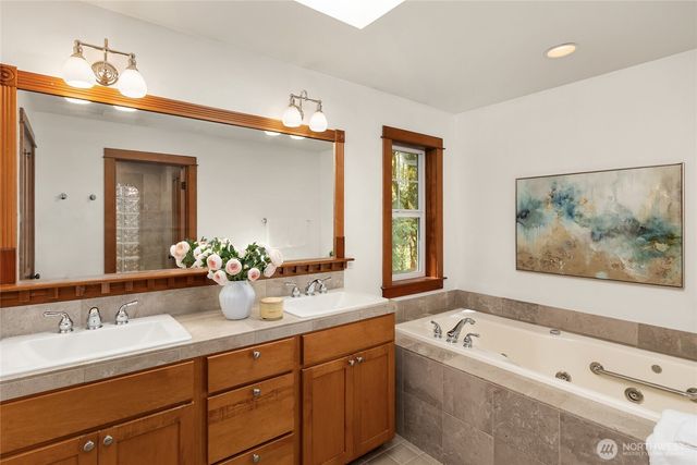 14340 Shasta Lane NE, Bainbridge Island, WA 98110