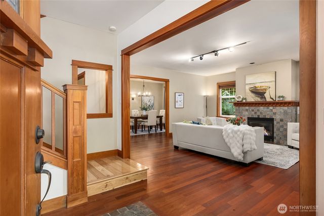 14340 Shasta Lane NE, Bainbridge Island, WA 98110