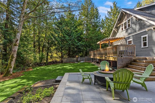 14340 Shasta Lane NE, Bainbridge Island, WA 98110