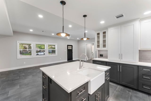 2223 Hialeah Drive, Houston, TX 77018