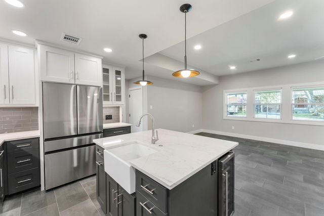 2223 Hialeah Drive, Houston, TX 77018