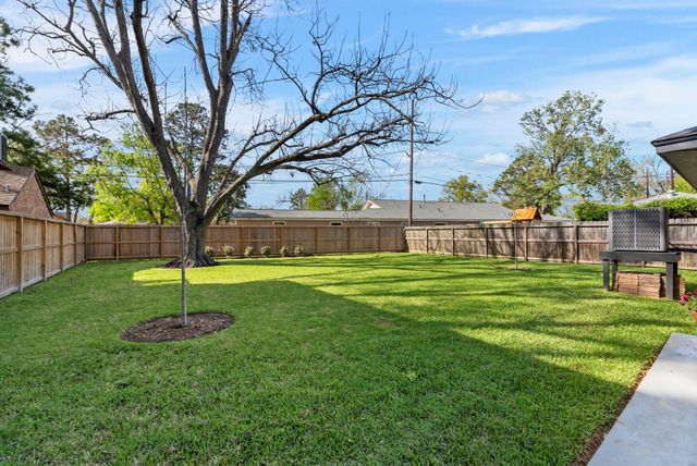 2223 Hialeah Drive, Houston, TX 77018