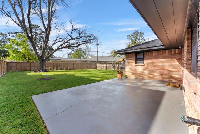 2223 Hialeah Drive, Houston, TX 77018