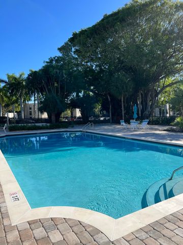 1 Royal Palm Way 3050, Boca Raton, FL 33432