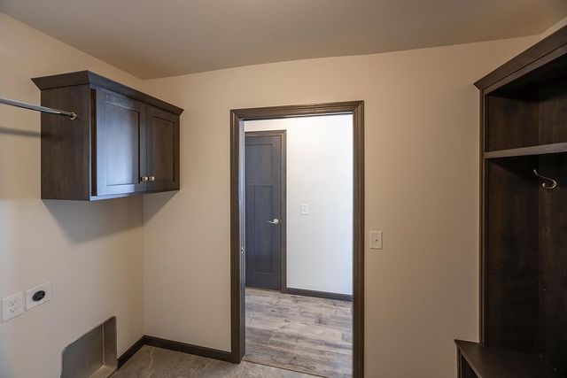 560 STILL WATERS LANE, Plover, WI 54467