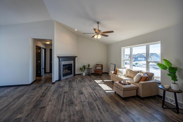 560 STILL WATERS LANE, Plover, WI 54467