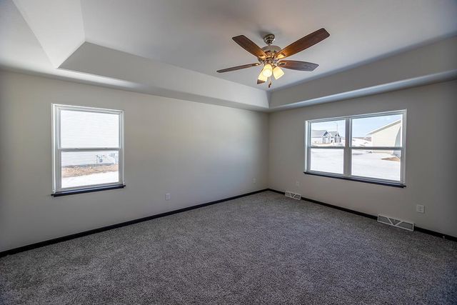 560 STILL WATERS LANE, Plover, WI 54467