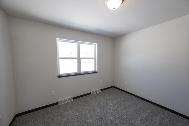 560 STILL WATERS LANE, Plover, WI 54467