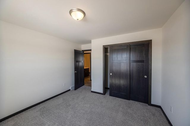 560 STILL WATERS LANE, Plover, WI 54467