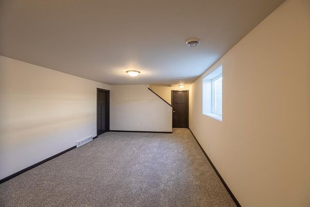 560 STILL WATERS LANE, Plover, WI 54467