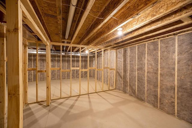 560 STILL WATERS LANE, Plover, WI 54467