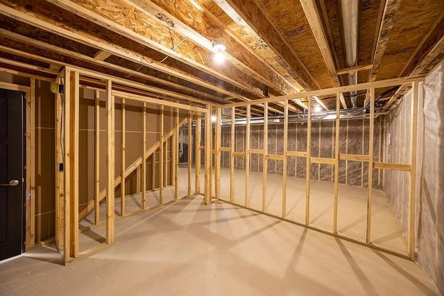 560 STILL WATERS LANE, Plover, WI 54467