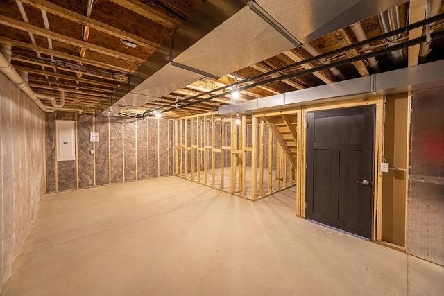 560 STILL WATERS LANE, Plover, WI 54467